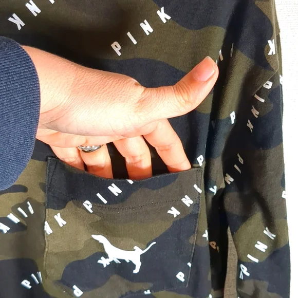Victoria Secret PINK Camo Long Sleeve T Shirt W/ Pocket Size Small EUC - Picture 2 of 11
